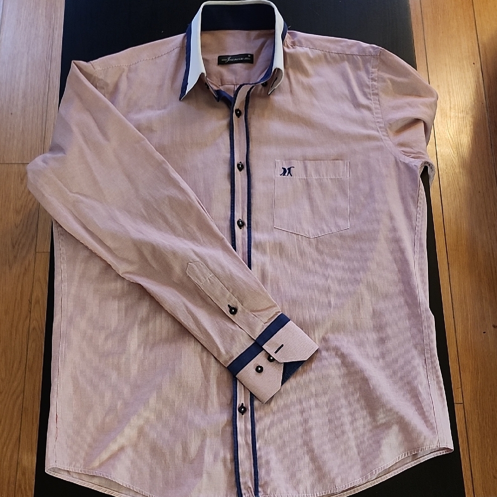 Men's Light Pink Button-Down Shirt with Navy Accents